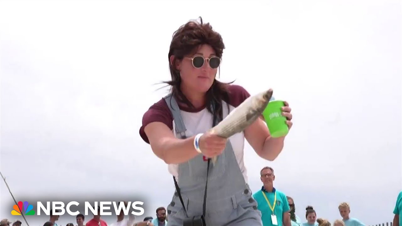 Thousands gather for annual Mullet Toss at iconic bar on Alabama-Florida state line