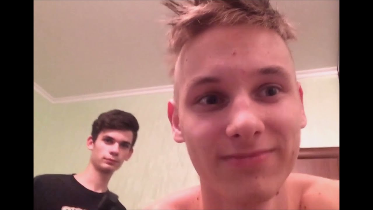 Friends don't let friends have hair/ Christmas III 2021