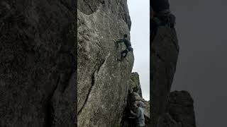 Alien de la realidad 👽 (7b/a+). Escalada en el Petón do Xalo (Culleredo, Galicia). Sector La Suicida
