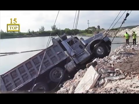 Construction Dump Truck Accidents Semi Truck Dump Trailer Crashes ...