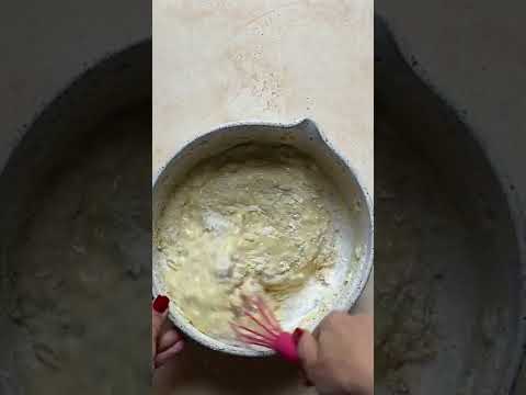Video: Tillsätter du vatten när du blandar tårta?