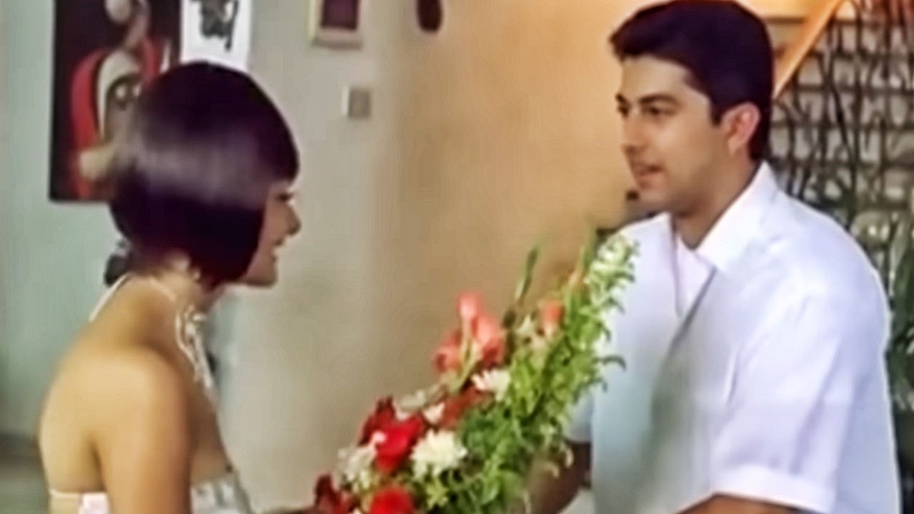 आफताब शिवदासानी किरण राठौड़ के लिए फूल लाया | Jaani Dushman Ek Anokhi Kahani Superhit Scene