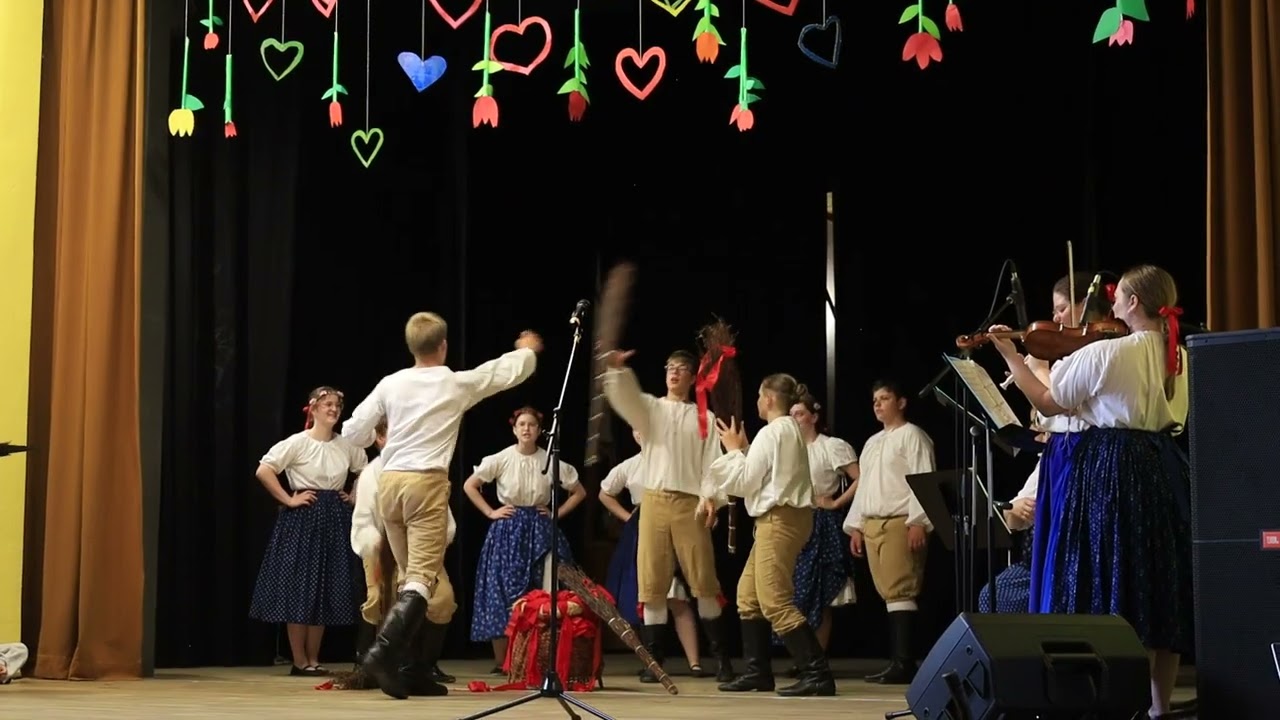 Akademie ZŠ Štepánov nad Svratkou. Vystoupení Borověnky.