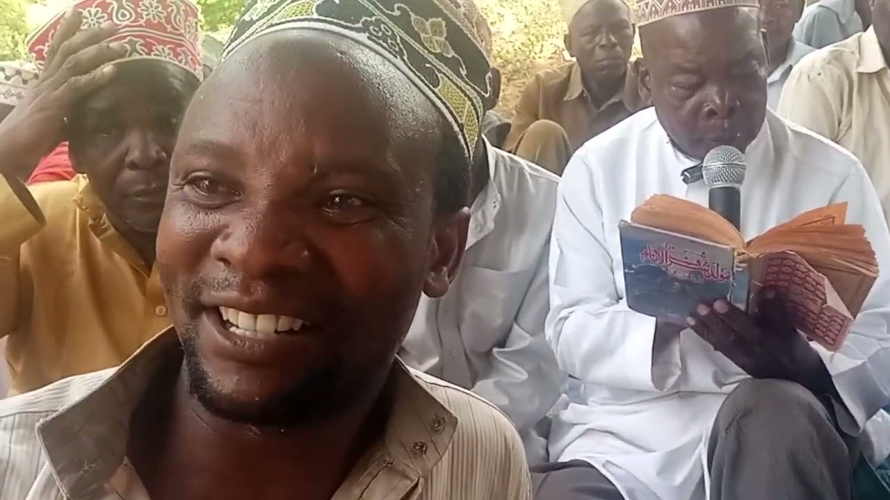 SHEKHE IBRAHIMU ALIVYOO KONGA NYOYOO ZAWAUMINI PALE NYUMBANI KWAIMAMU WAMSJIDI MUNAUWARA KWAWILIKI 