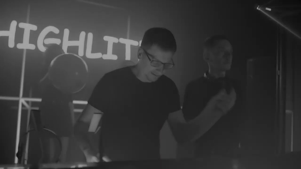 SHOWCASE Hey, Location! 16 апреля.