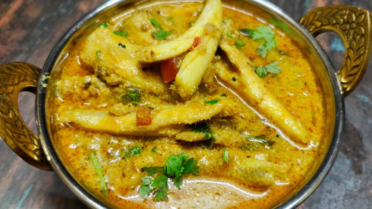 Anchovies Fish Curry Recipe / Nethili Meen Thithippu / How to make