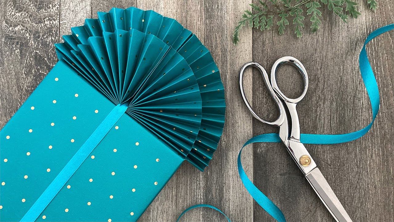 Easy Gift Wrapping Ideas with Paper Flowers, Paper Fan