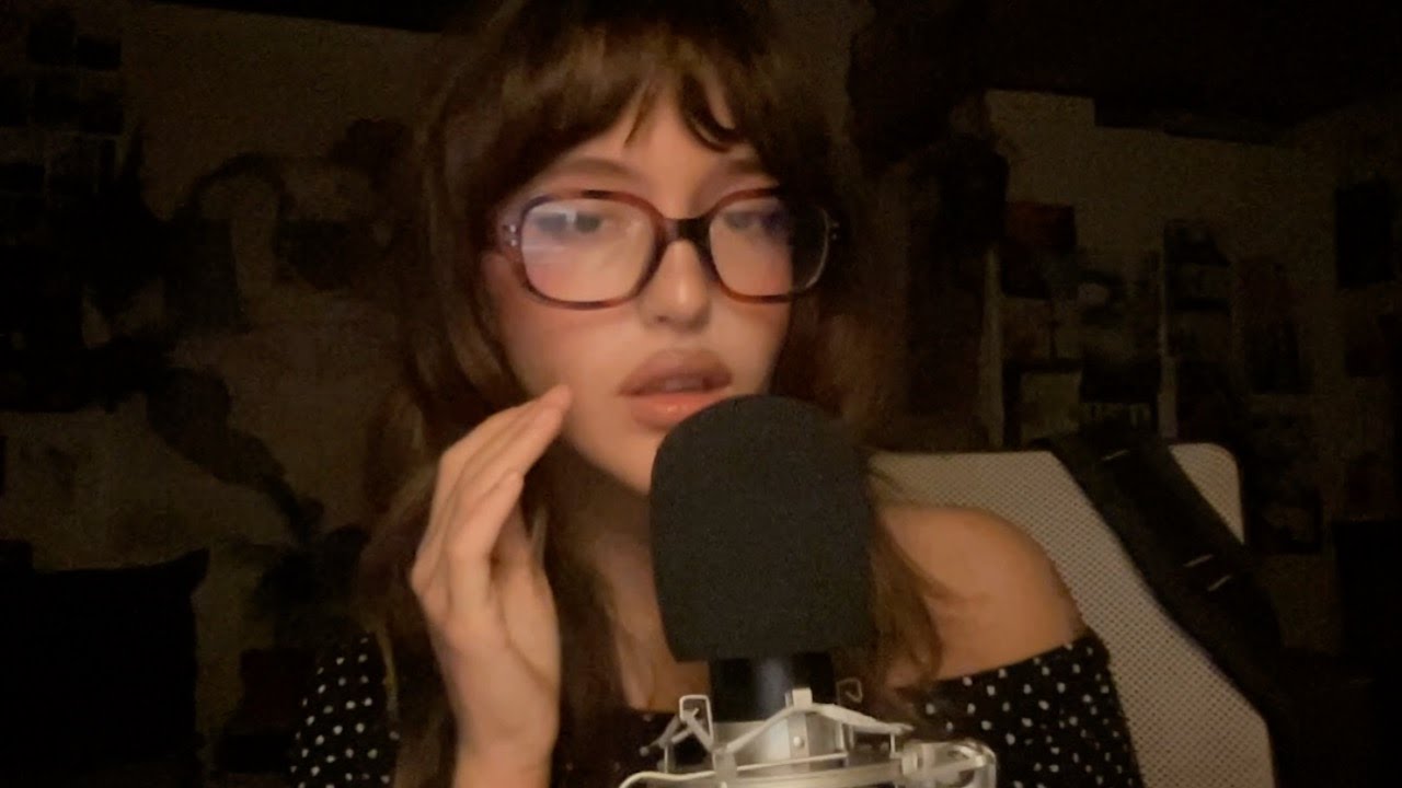 ASMR ita, 20 minuti di chiacchiere e sussurri, aggiornamenti❤️😴