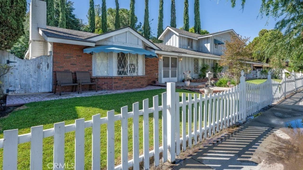 18872 Darter Drive, Canyon Country, CA Presented by Denise Mitchell.