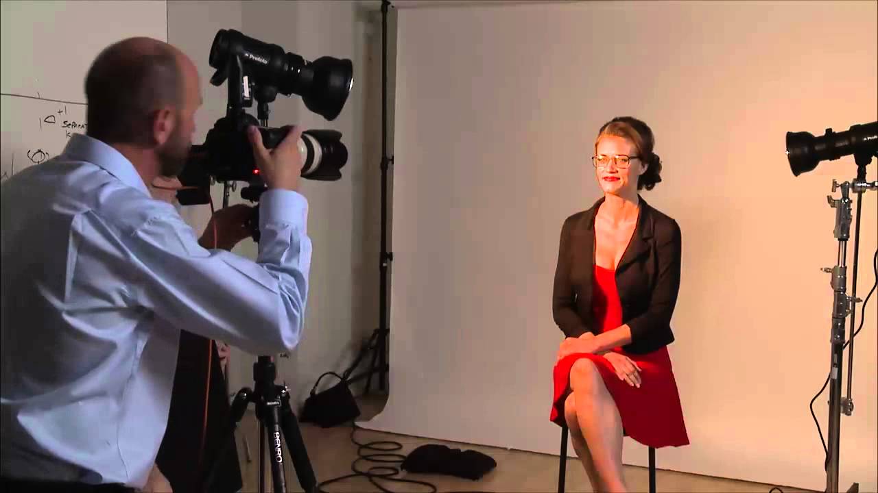 How to Minimize Glare From Glasses in Photographs YouTube