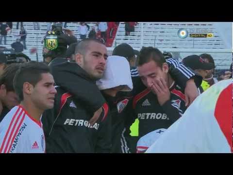 River se fue a la B: Llantos de la tribuna (FULL HD) 1/2