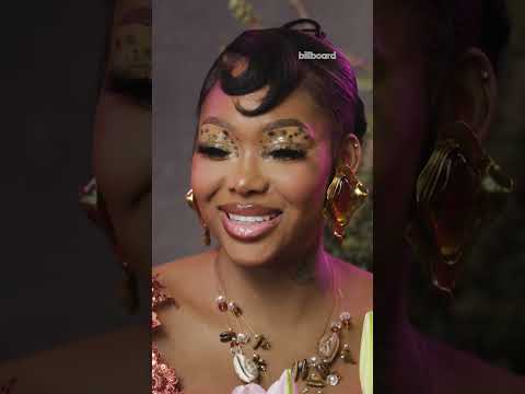 Summer Walker Gives Flowers To “Trifling Men” & More | Women in Music 2025 #Shorts