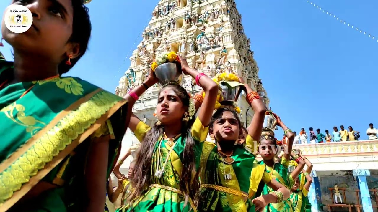 Watch Halarve mele Baruthare Singer Ravi kumar.R And Jogi Sunitha on YouTube Watch Halarve mele Baruthare Singer Ravi kumar.R And Jogi Sunitha on YouTube