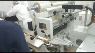 SANDWICH PACKING FLOW WRAPPING MACHINE