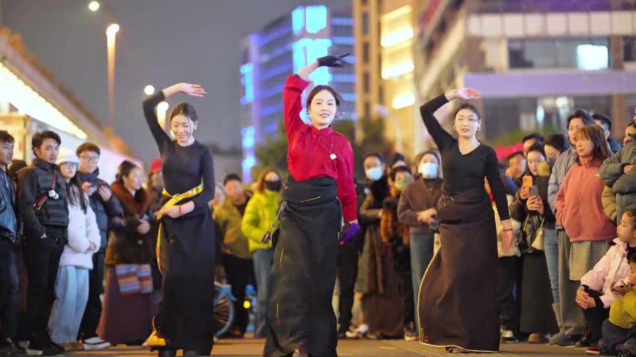 'Golden Key Prayer Dance' Sonam Dentso, Garong Lhatso, Sonam Bashey  《金钥祈舞》索朗旦措、呷绒拉措、四郎巴西