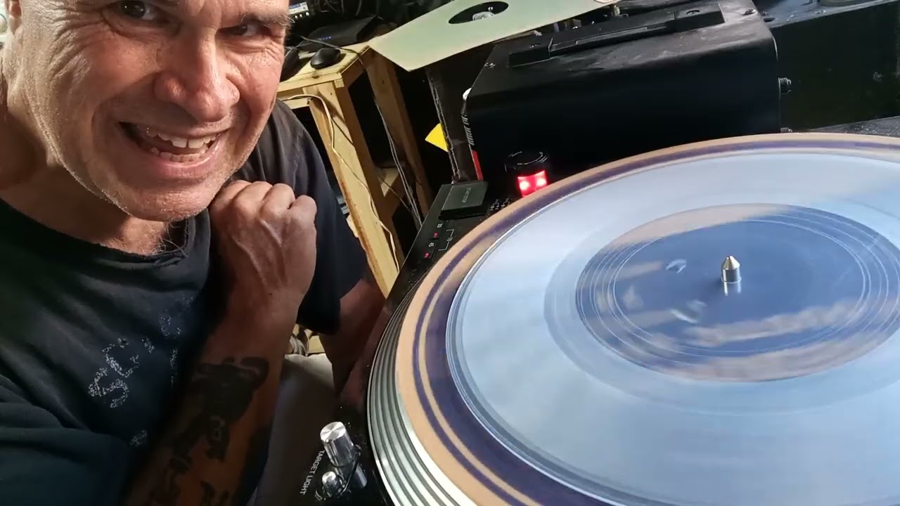 Несколько новых пластинок FREEDONIA на 78 оборотов в минуту, подумайте о том, чтобы их приобрести!