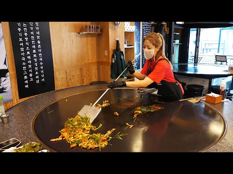 Amazing grilled pork belly - The largest iron plate in Korea - Korean food