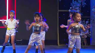 Kiss Me Của Clb Chip Dancer