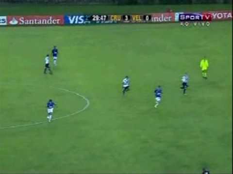 Cruzeiro 3x0 Velez - Libertardores 2010: Drible de...