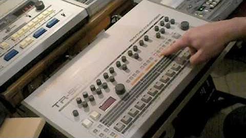 How to program a Roland TR-909 in 3 minutes