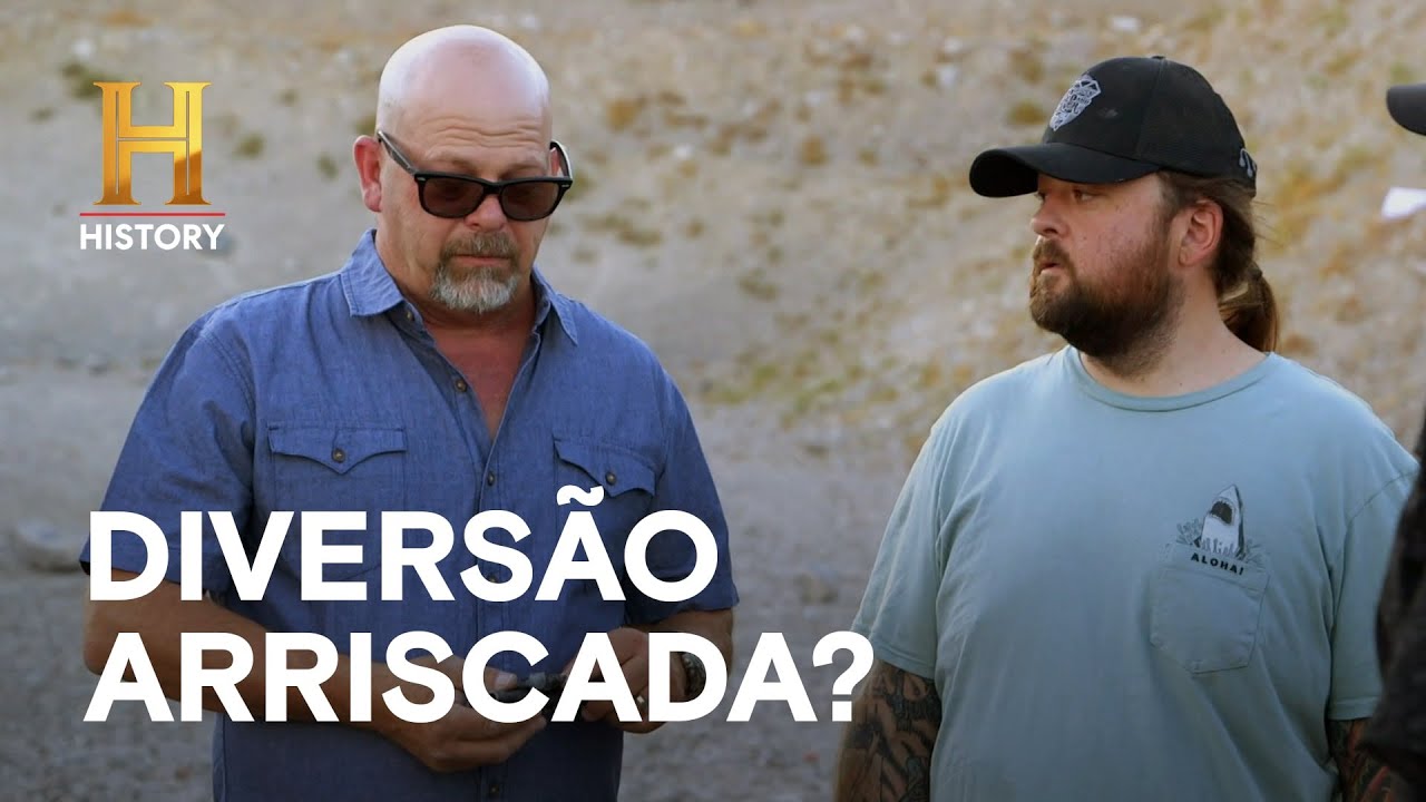 Rick testa uma arma chave com o Chumlee? | TRATO FEITO | HISTORY - YouTube