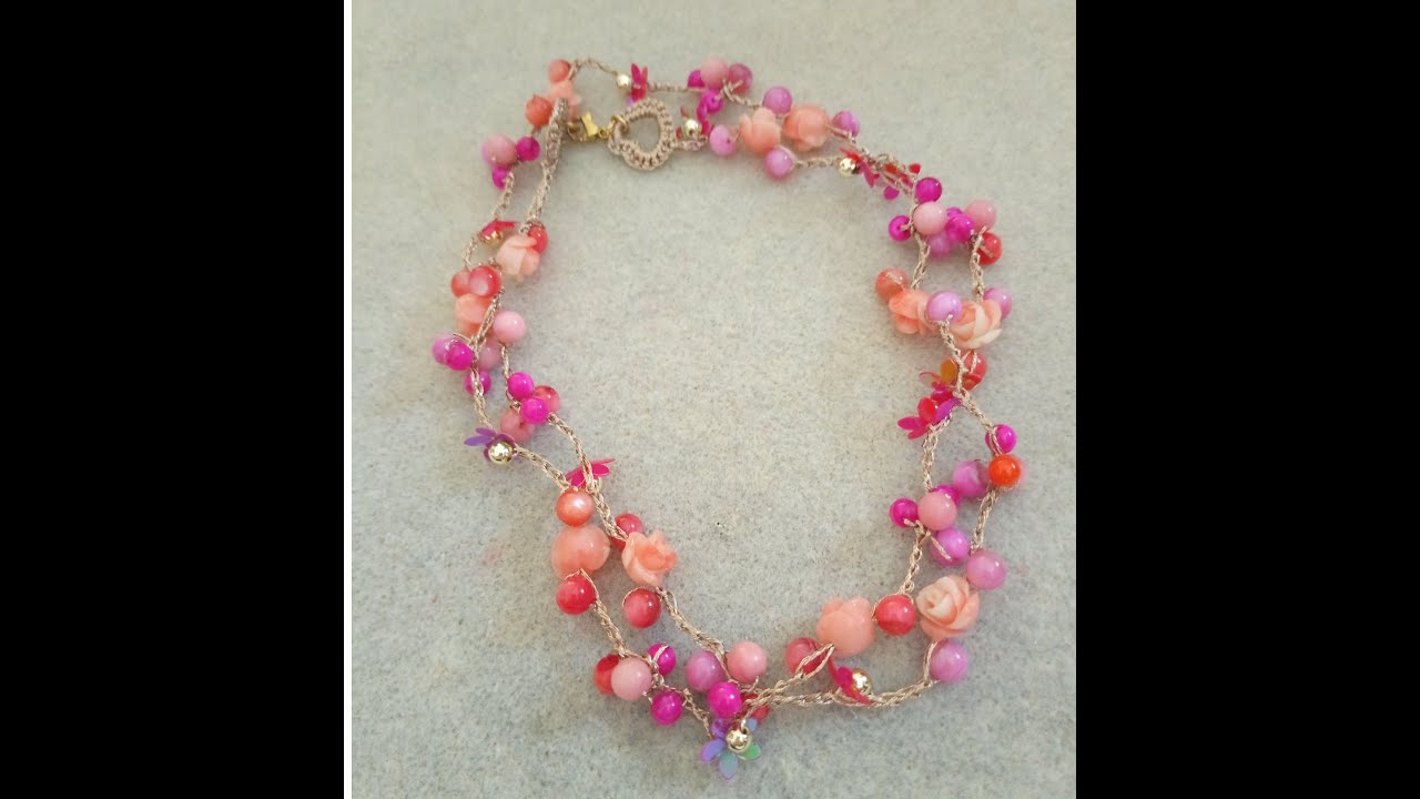 Collana all'uncinetto, lavorazione a filo nascosto e grappolino