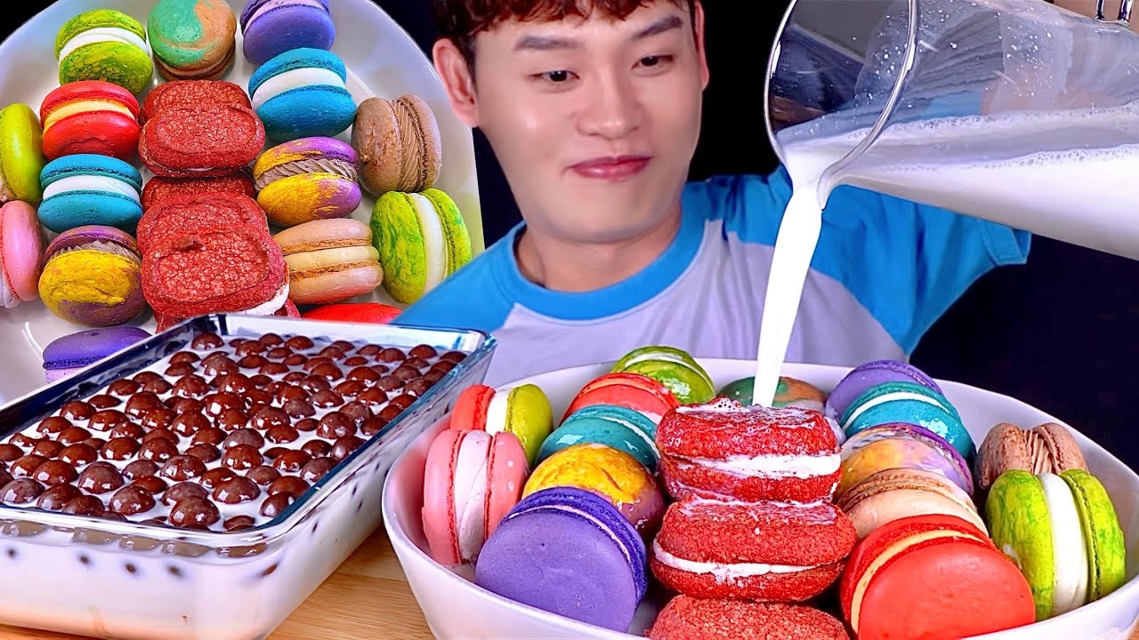 ASMR 따뜻한 우유에 말아먹는 마카롱과 몰티져스 😋 Macaron & Maltesers With Hot Milk MuKBang~!! 