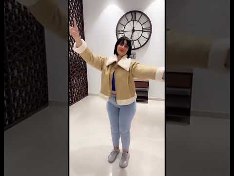 اثير الحلوة ت في ملابس ضيقة
