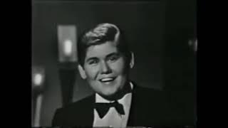 Download lagu Bert Kaempfert & His Orchestra - Red Roses For A Blue Lady