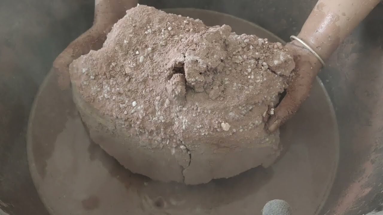 Dusty 🌪️ red dirt crumbling in water 💦💦 SA ASMR