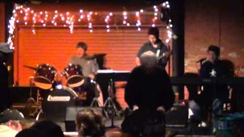 Chris Wofford Jamming (COVER) Blue Moon Sports Bar...