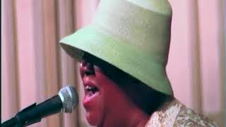 Aretha Franklin sings Amazing Grace at Luther Vandross's funeral.