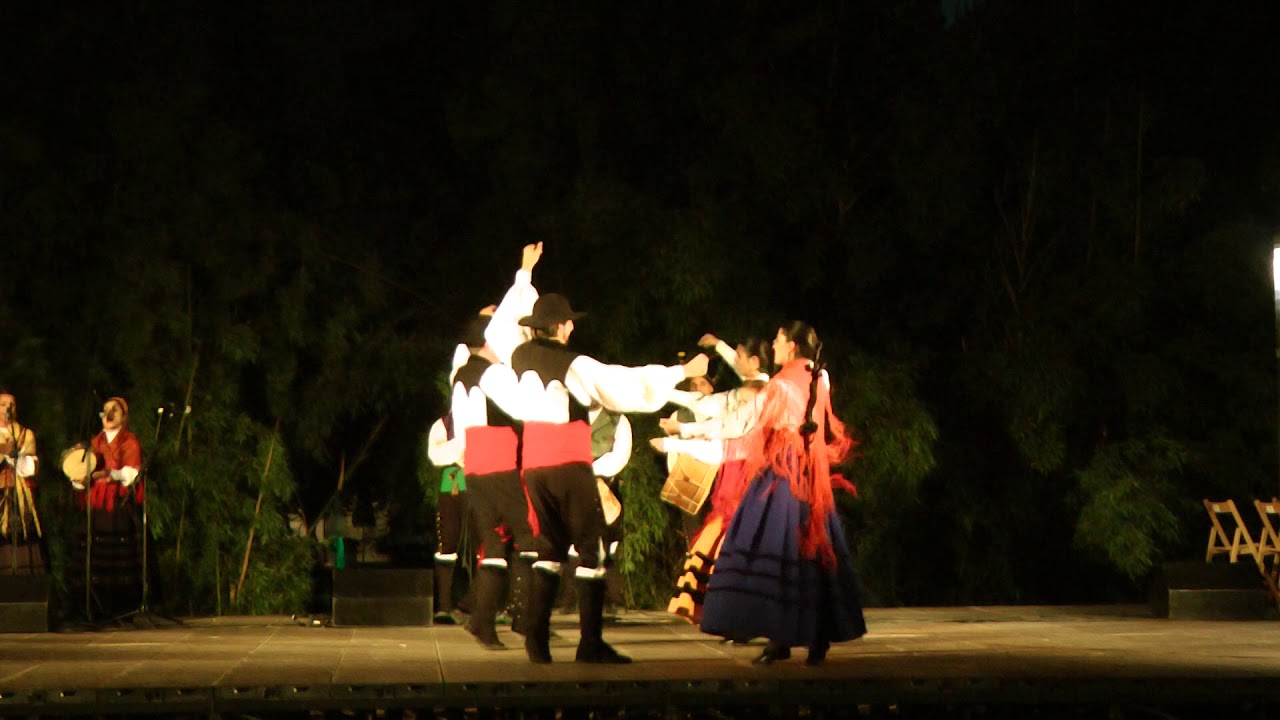 Galician folk dance: Muiñeira, Maneo e Pasodobre de Cabaleiros (Tordoia)