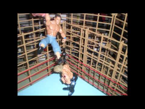 Match avec figurine officiel de la WWE. Promo entre Vickie Guerrero et Edge suivi du premier match en cage de la WWFM avec Edge, Doink The Clown et John Cena.