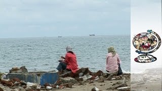 The man who Filmed the Tsunami - Shocking footage of the Indonesian disaster
