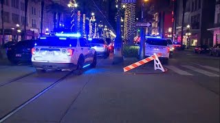 ⁣Автомобиль протаранил толпу праздновавших Новый год в Новом Орлеане: погибли не менее 10 человек