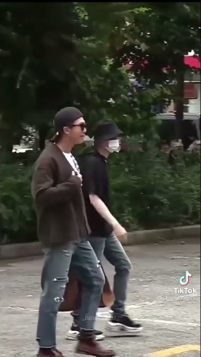 Members: swag style😎wait for jin😅#bts #btsarmy #jin #worldwidehandsome #lovefromindia💜💜#funny #video