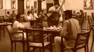 Coffee Houser sei addata Video, Debashis Sengupta_