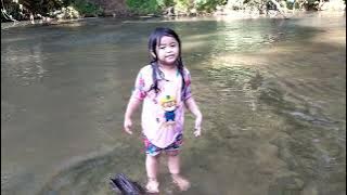 banyak dah orangnya mandi