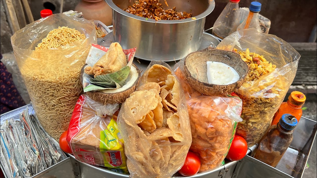 Bread Samosa Jhal Muri at Kolkata Bara Bazaar | Kolkata Street Food