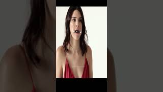 Kendall Jenner Facial Flex