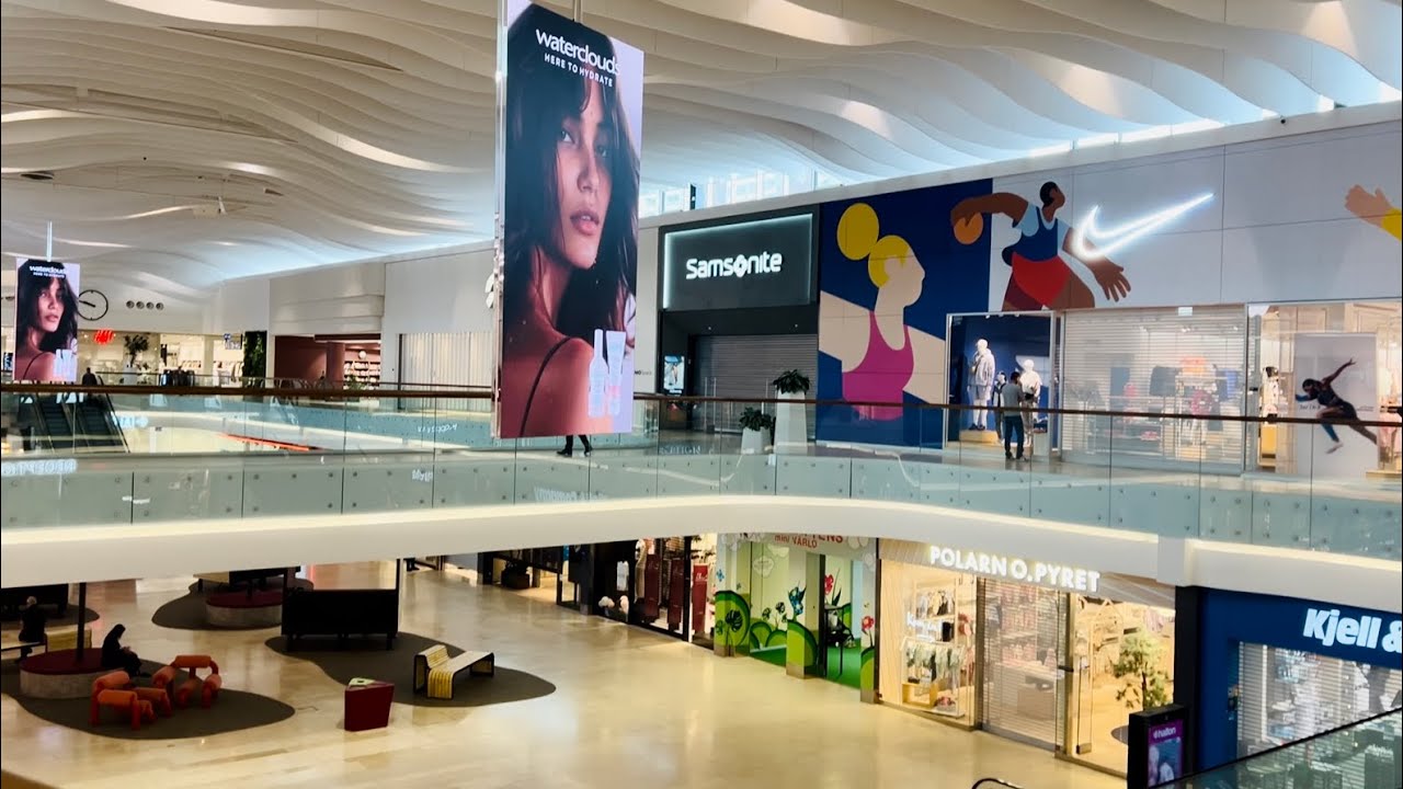 Stockholm Walks: Täby Centrum. Indoor shopping mall. 