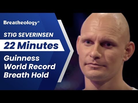 Video: Hvordan er verdensrekorden i at holde vejret sat? Guinness verdensrekord for at holde vejret