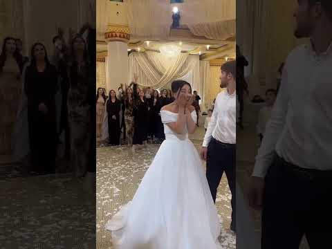 شوف اخت العريس شصار بيه من اخذت ورة العروس عبالك مشايفة