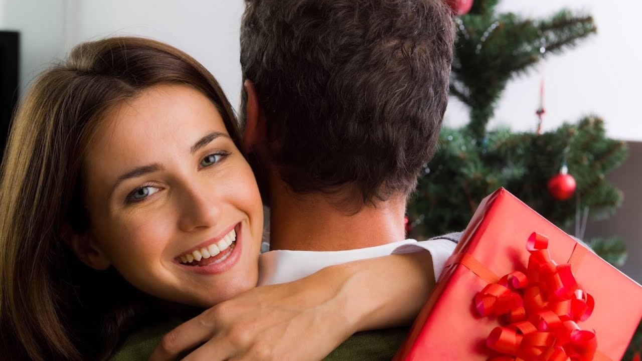 Почему каждому мужчине следует одевать свою жену: 5 основных причин