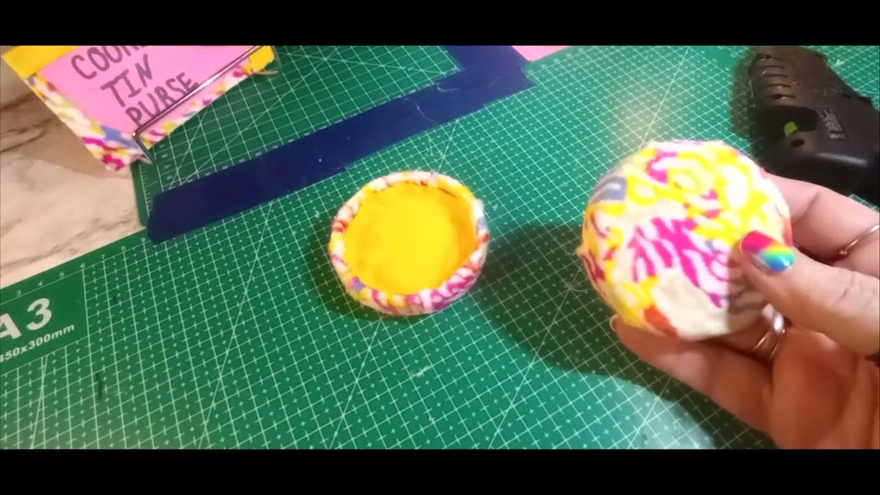 DIY/ Crafting an Adorable Cookie Tin Purse  and a Coin purse to match