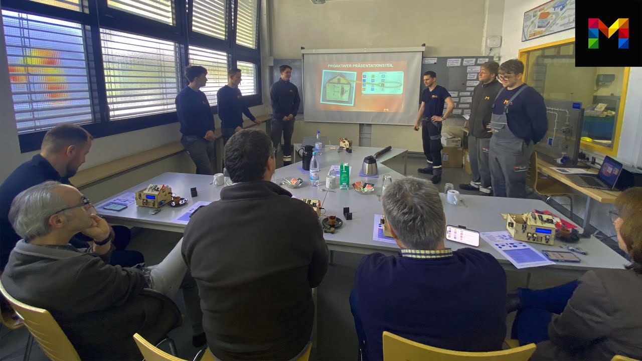 Unsere technischen Azubis bauen "Smart Homes" in Miniaturformat