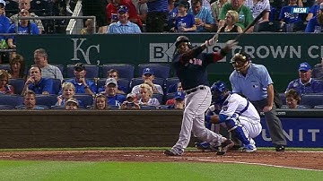 BOS@KC: Ramirez ropes an RBI single to left field