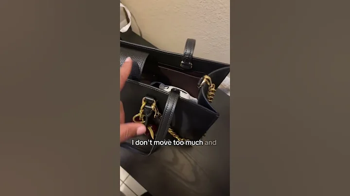 more details of the #coach maggie tote 😍 #totebag #coachpurse #coachbag#whatsinmybag#whatsinmypurse