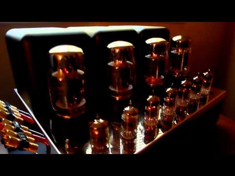 McIntosh Mc275 amp, C22 60th Anniversary preamp, & Mr88 tuner overview.